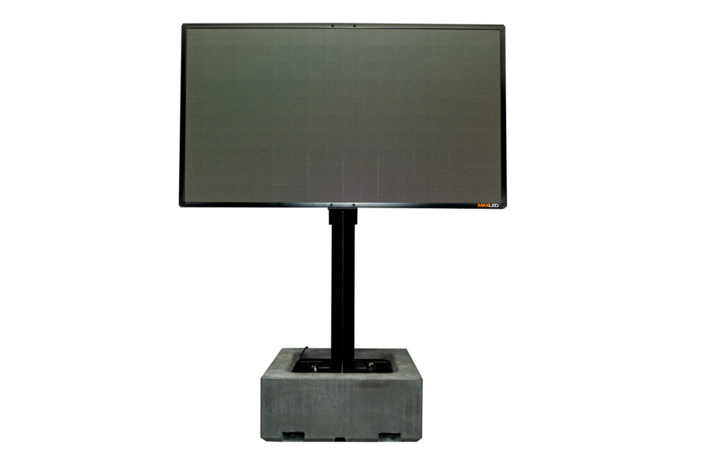 Ledscherm op een mobiele totem met betonnen voetstuk